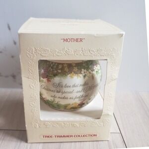 Hallmark Ornament Mother Tree Trimmer Collection 1979 Floral Glass QX251-9